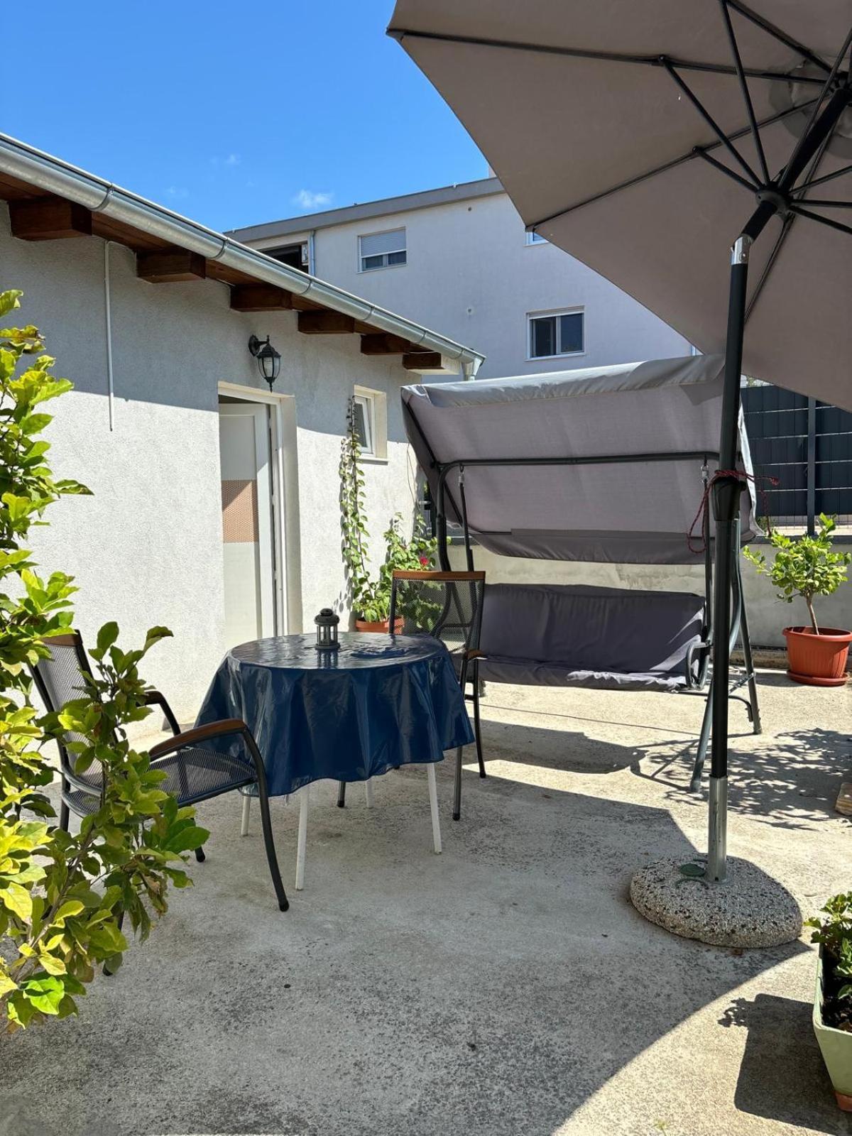 Small House *